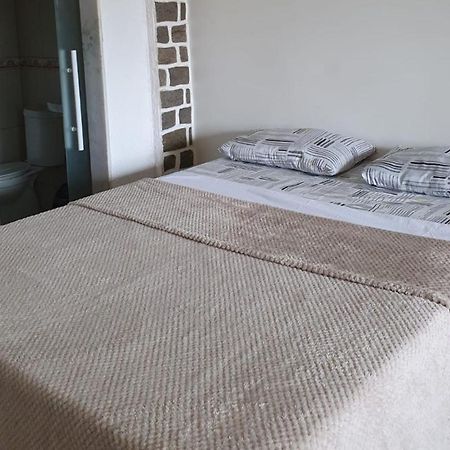 Guest House Flor De Laranjeira São Pedro da Aldeia Zimmer foto
